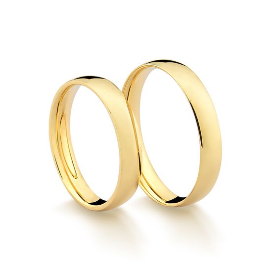 par-de-alianca-lisa-com-4-mm-em-ouro-18-minimalista-fluiarte-joias