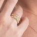 anel feminino para destacar aliança de ouro