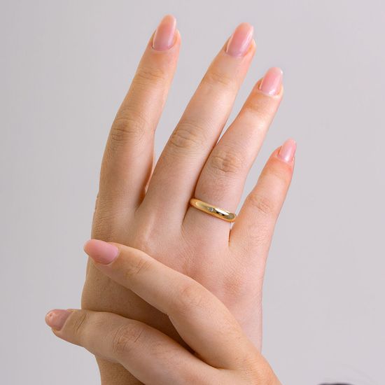 Alianca-Minimalista-em-Ouro-18K-com-Ponto-de-Luz