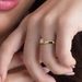 anel-com-diamante-grande-e-ouro-18k-para-mulher