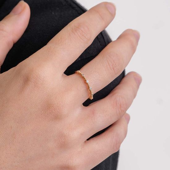 Anel de Ouro Amarelo 10k com Textura e Zirconias