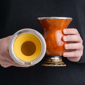 Cuia-para-Chimarrao-de-Material-Natural-com-Bocal-Largo-em-Prata