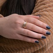 Anel-feminino-em-ouro-amarelo-texturizado