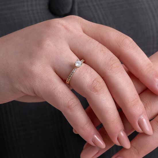 anel-em-ouro-com-pedras-de-zirconias