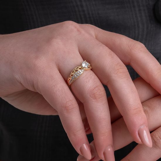 Anel-em-ouro-aro-trabalhado-e-zirconias