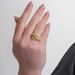 anel-de-ouro-feminino-com-acabamento-polido-e-trabalhado