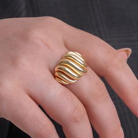 Anel-de-presenca-marcante-em-ouro-amarelo