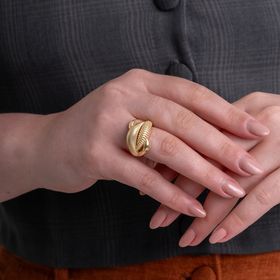 Anel-feminino-em-trama-de-ouro-amarelo