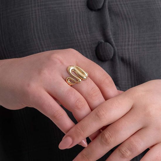 Anel-femino-com-ondas-irregulares-em-ouro