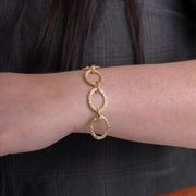 Pulseira-feinina-com-elos-ovais-vazados