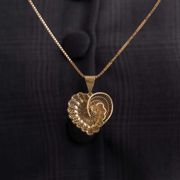 Pingente-de-Coracao-em-Ouro-Amarelo-Design-Trabalhado