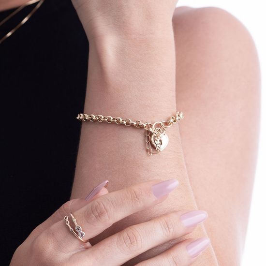 Pulseira-delicada-com-coracao-em-ouro-para-mulher