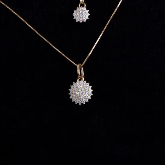 Pingente-Com-Diamantes-Em-Ouro-18k